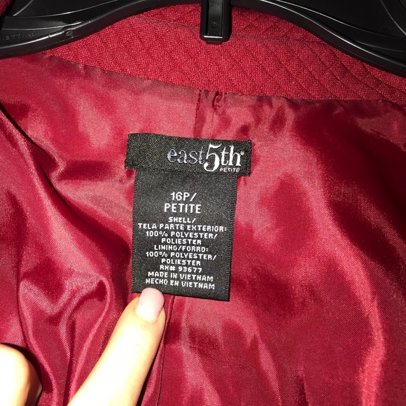 Red jacket - Picture 4 of 6